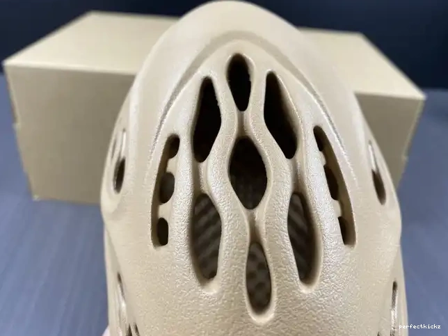 RNNR GW3354 Foam Adidas Yeezy Ochre 0604
